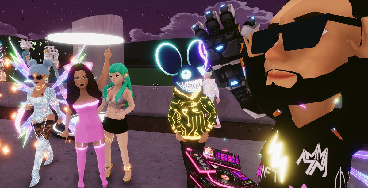 Meryshark's tweet photo. Doll house party!! https://t.co/zsGyo5Og45