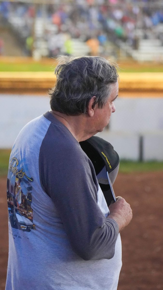 KeenParts's tweet photo. .@1844TomKeen, @keen_kyle, Cody and Adam were @lincolnspeedway on Saturday night watching the best @ASCoC drivers kick up dirt and haul the mail in the #KramerKlash. 

📸 @JeremyZPhotos https://t.co/dGxusmkdup