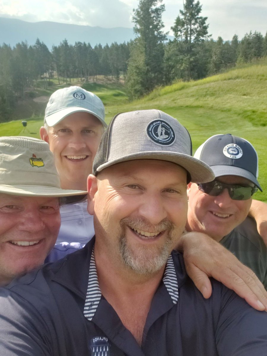 JamesRRobb's tweet photo. Great few days in Invermere @copper_super @steugeneresort #ShadowMountain for #BCGSA event! The Kootenays hospitality never disappoints. Thank for the photo @GregorjskiJ! https://t.co/TUd9gdJEue