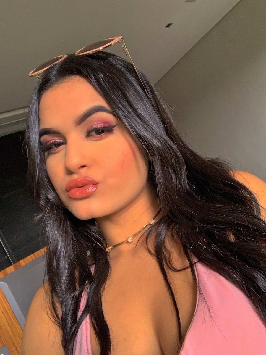 la_helenns's tweet photo. Deixe florecer oque há de melhor 🌸 https://t.co/1bf90ozdXQ