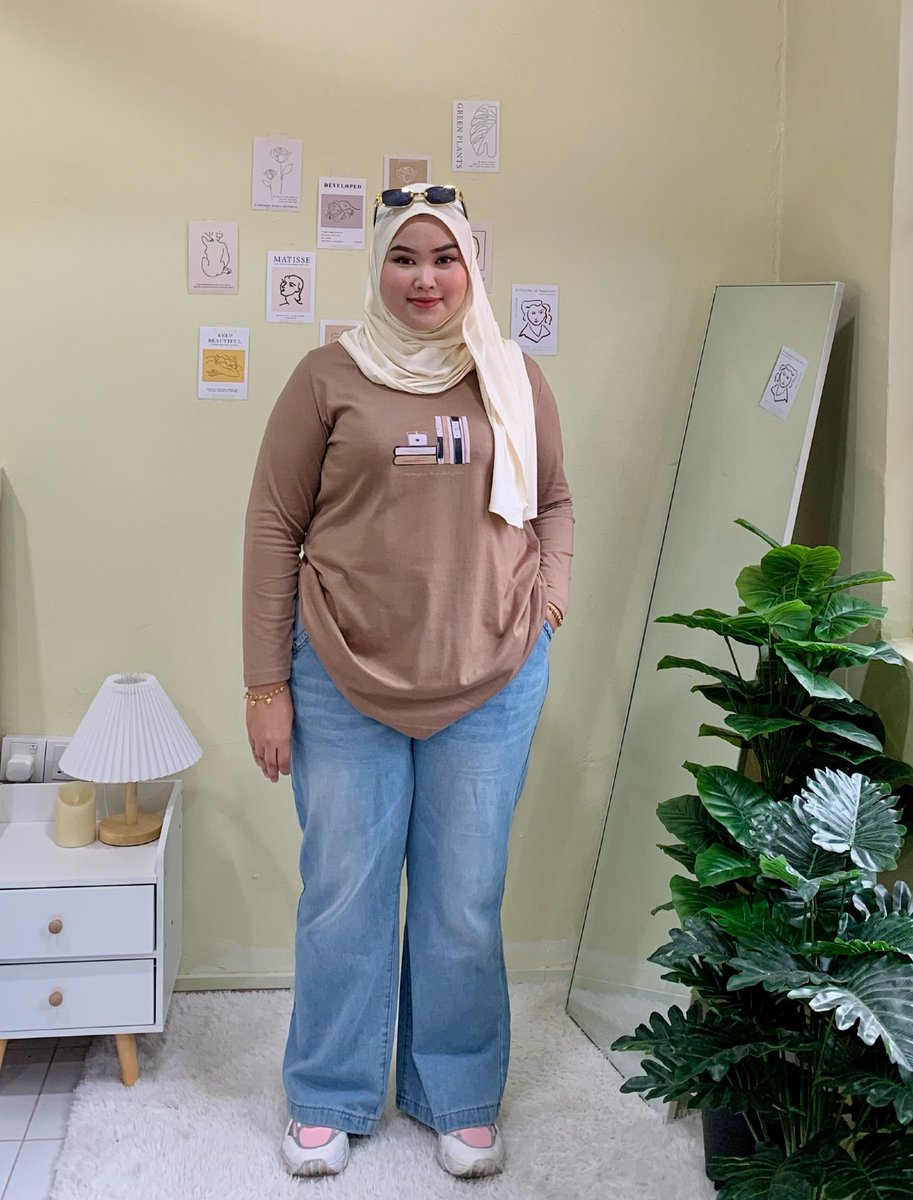 2winsExclusive's tweet photo. Badan pear paling sesuai pakai Moci Straight Cut jeans 

👖 she is wearing size 2XL (h:165 , w : 90kg) https://t.co/uF2OfTebTr