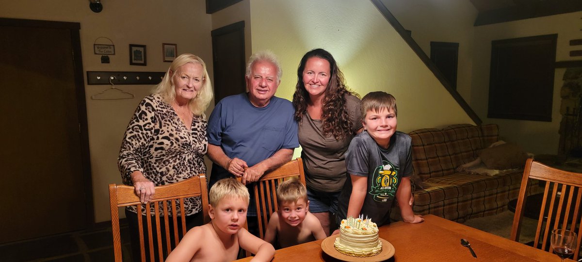 sreznick79's tweet photo. Dear @travelocity @finland @AmexBusiness @Finnair the amazing woman on the left is my mom. My parents finally booked her dream trip to Sweden for her 73rd birthday as covid killed her 70th. She was diagnosed w a with 2 femeral blood clots 2 feet long. Travel plans change, help 🙌 https://t.co/XORFiHEsaT