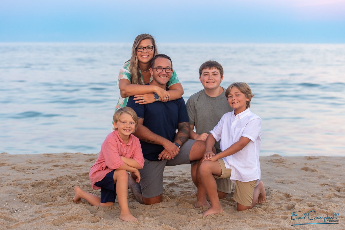 I knew Kenny and Adrienne when they were kids many years ago, when I was a cop in Ocean City, working with her dad.

Now, I'm taking photos of their beautiful family!  God, I'm getting old!!!  Sneak Peek!