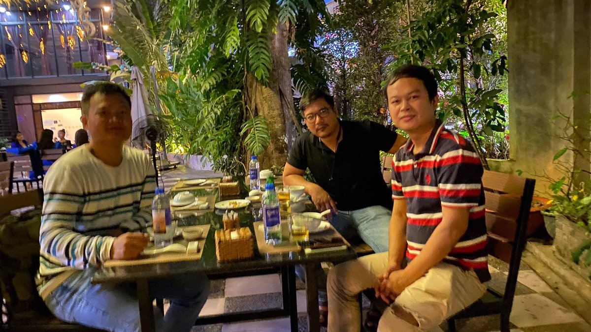 RoVannak's tweet photo. We discussed about the space for intellectuals to significantly contribute to the betterment of the kingdom through research and policy dialogues. Intellectuals dare to speak to the power that might doesn’t always make right, but freedom does as “Development as freedom”. https://t.co/snE2XOibnP