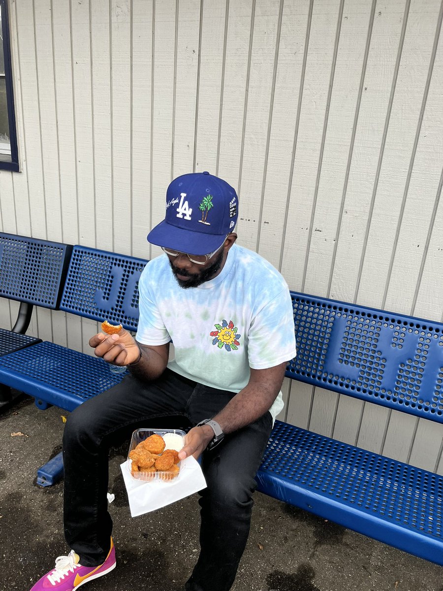 say_blk's tweet photo. cajun fried pickles cuh.
#coldlikeminnesota https://t.co/CVBPRMmca6