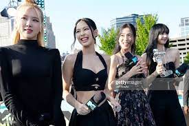 WORLDMUSICAWARD's tweet photo. Congrats to #BLACKPINK on winning a VMA for #Best #MetaversePerformance for #TheVirtual performance in collaboration with #PUBGMobile!👏💃💃💃💃🏆❤️‍🔥@BLACKPINK https://t.co/ZcvDUxgVs0