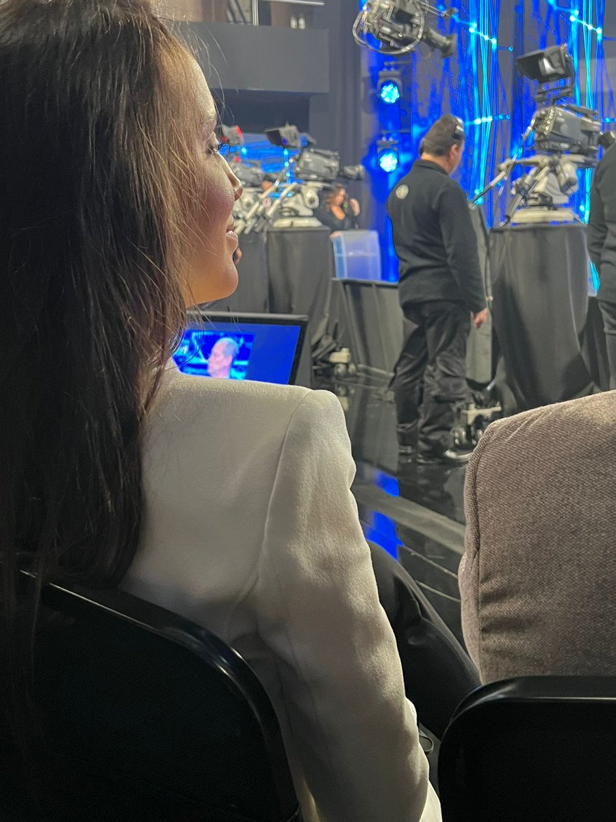 gisellebezerra's tweet photo. Muito feliz com o desempenho do @cirogomes no debate! ❤️🌹

Agora é Ciro 12!

Foto: @AnaPaulaMatosBA

#CiroNaBand https://t.co/WW7P9ow1UN