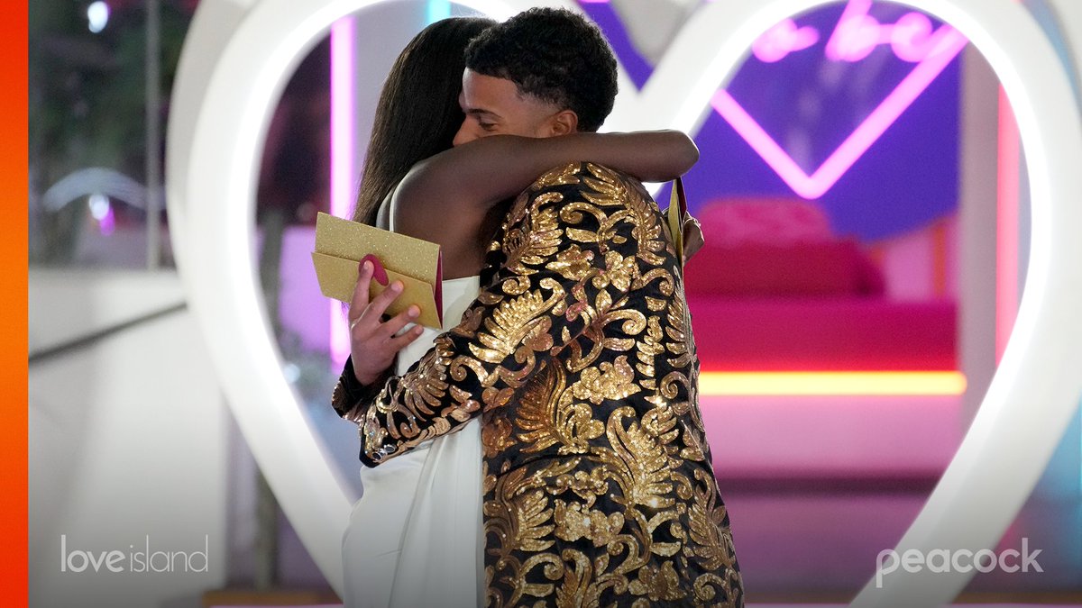 loveislandusa's tweet photo. Congratulations to the winners of Love Island USA 2022: Zeta &amp; Timmy! ❤️‍🔥 #LoveIslandUSA https://t.co/yoBWyPmUPb