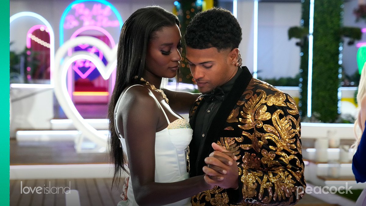 loveislandusa's tweet photo. Congratulations to the winners of Love Island USA 2022: Zeta &amp; Timmy! ❤️‍🔥 #LoveIslandUSA https://t.co/yoBWyPmUPb