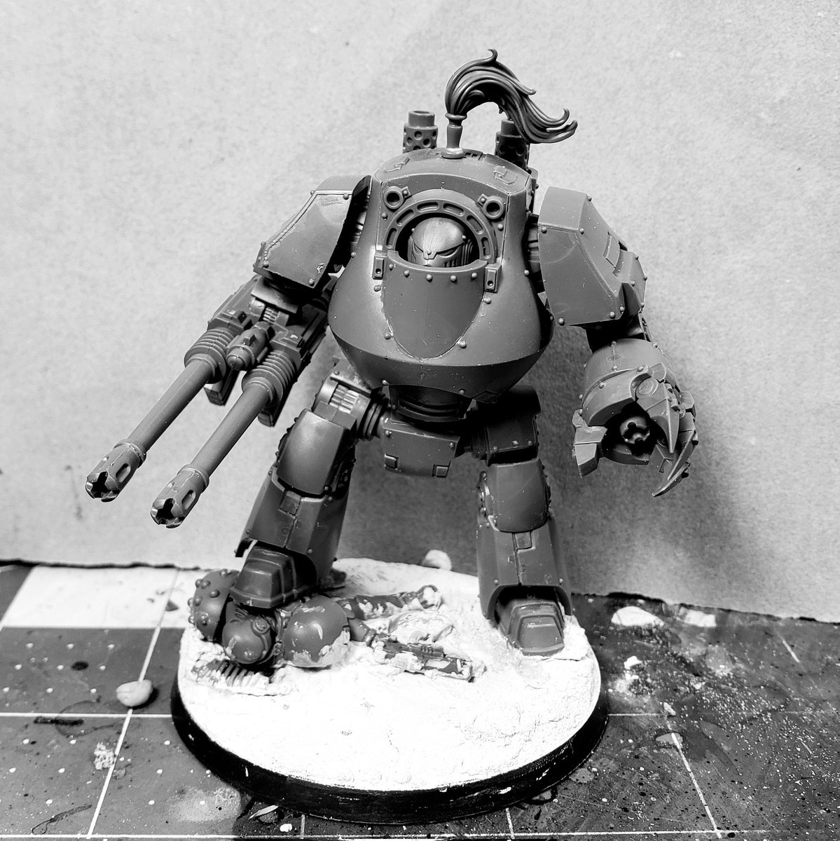 thepaintedbunt's tweet photo. #hobbystreak day 218; finished the contemptor, painted some loot for my #badmoons, and sorted my chaos bits https://t.co/Bt8QiLU2PA