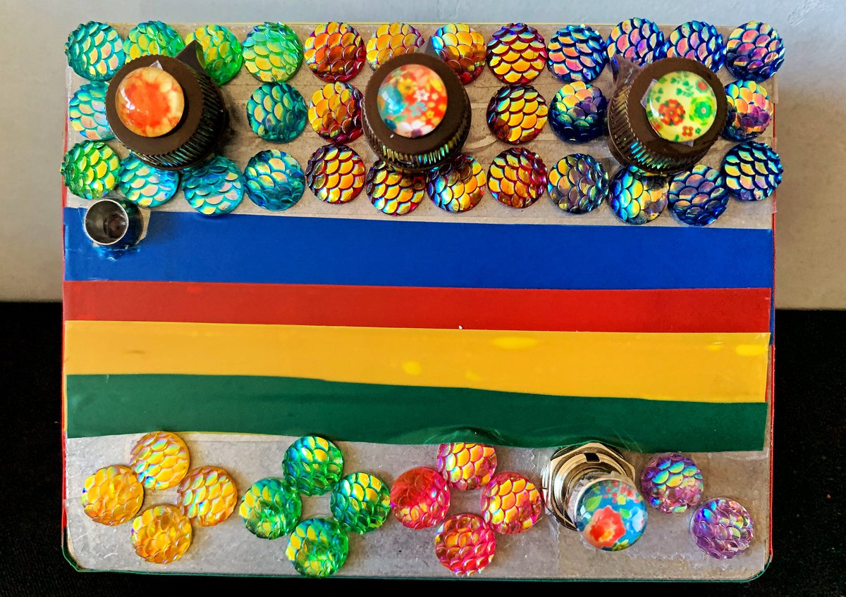 I’m starting to detect a pattern here. While jamming at a friend’s house today, we looked down and saw this (pic 1): my Joe Sonic (<a href="/joegagan/">joe gagan, guitarist</a> ) Musonic / Colorsound-inspired JG ‘72 wah (pic 2, right) + my homemade Klon clone (aka ‘Klown’), together w/ my goofy, tie-dyed feet🦶🏼🤷‍♂️🤙