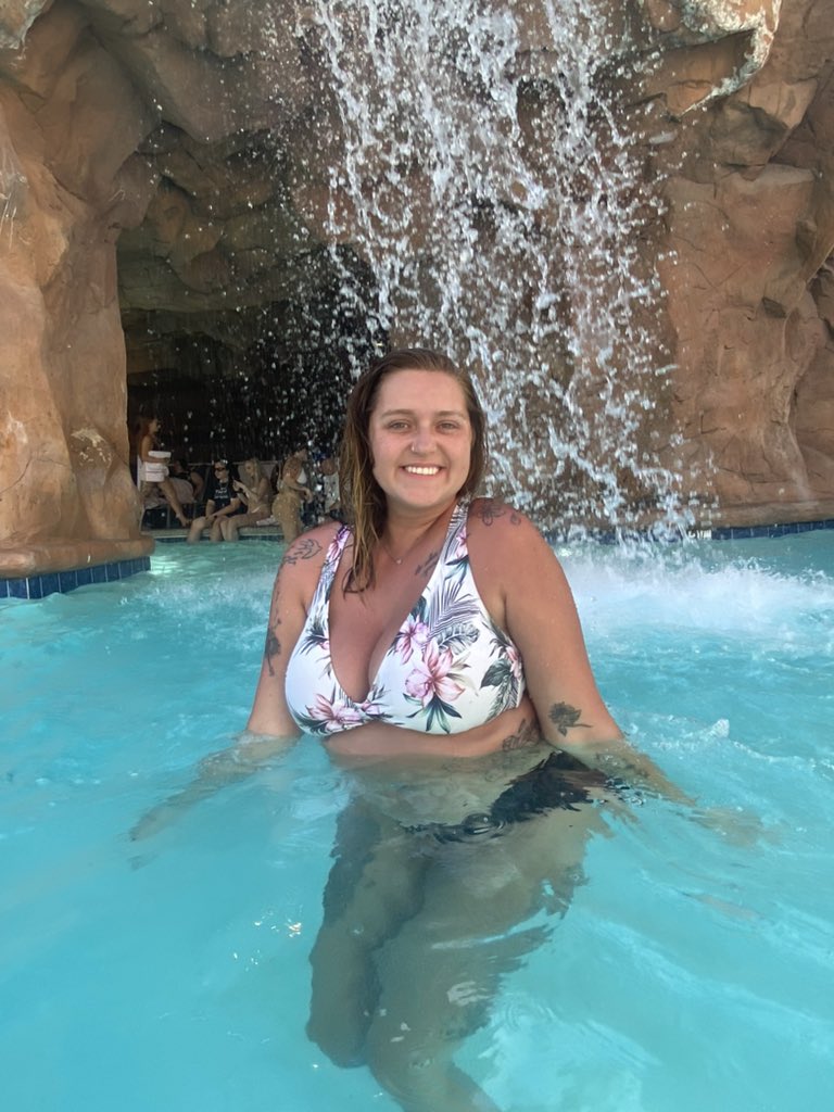 lex_johnsonn's tweet photo. much needed time away.😌 https://t.co/ykdl0hg4jC