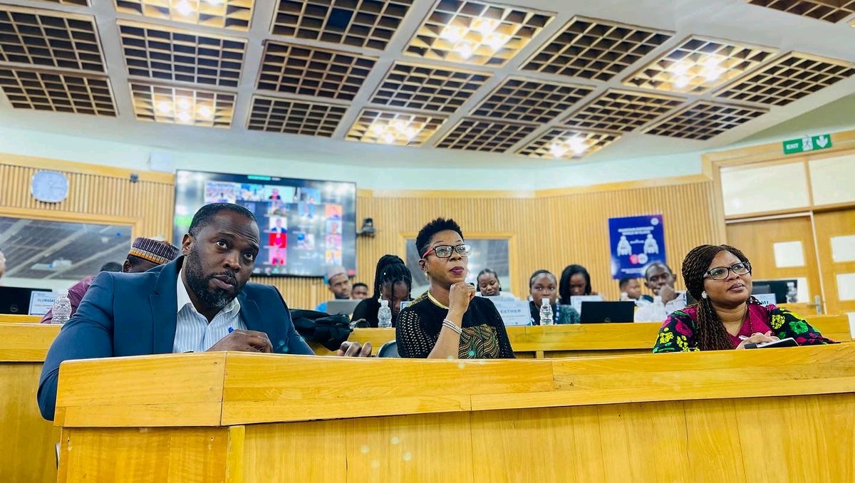 JANigeria's tweet photo. 8 companies from #ViMP2022 cohort pitched their business 
ideas within 5 minutes to @LBSNigeria entrepreneurship team led by Dr. Henrietta Onwuegbuzie of @LBSNigeria faculty. https://t.co/PIUVAvk9ka