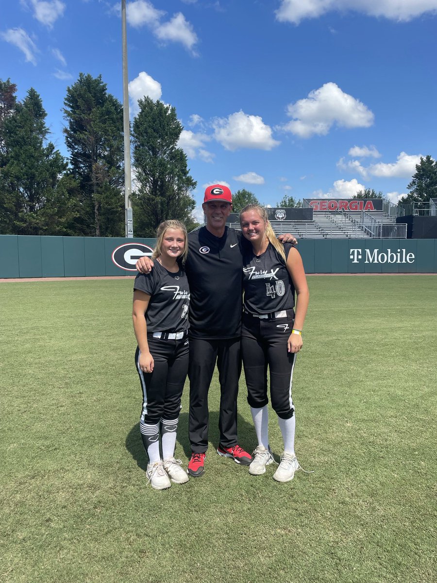 Had an amazing weekend in the Classic City! Thanks  <a href="/UGACoachTony/">Tony Baldwin</a> and <a href="/Syd_finch/">J.T. D’Amico</a> for the awesome camp! @georgiasoftball Can’t wait to come back. Go Dawgs! @furyplatinum