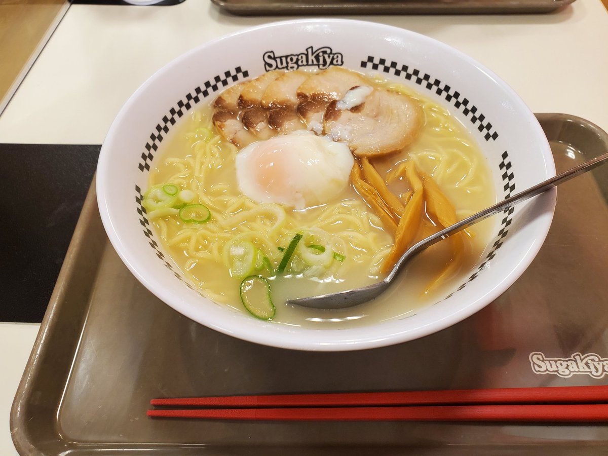 marumarugamech's tweet photo. 名古屋のソウルフードいただいてきました❗

やさしい味で美味しかったです😊

#スガキヤ
#ラーメン https://t.co/OmjkC5UC2D