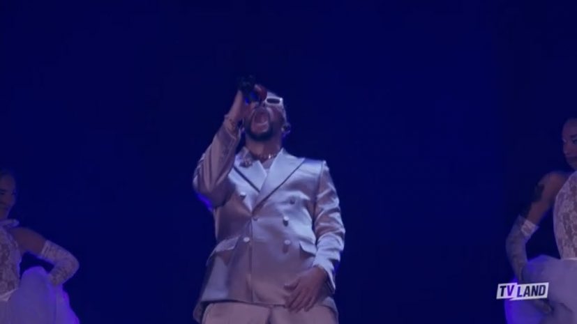 PopBase's tweet photo. Bad Bunny delivers an outstanding #VMAs performance of ‘Titi Me Preguntó’ from Yankee Stadium. https://t.co/lMEKsMh0hg