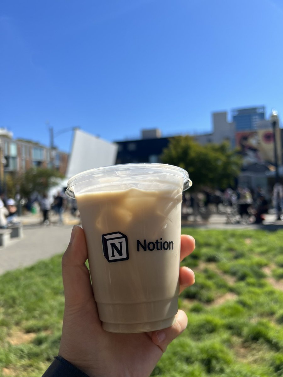 Julie Xu tweet media