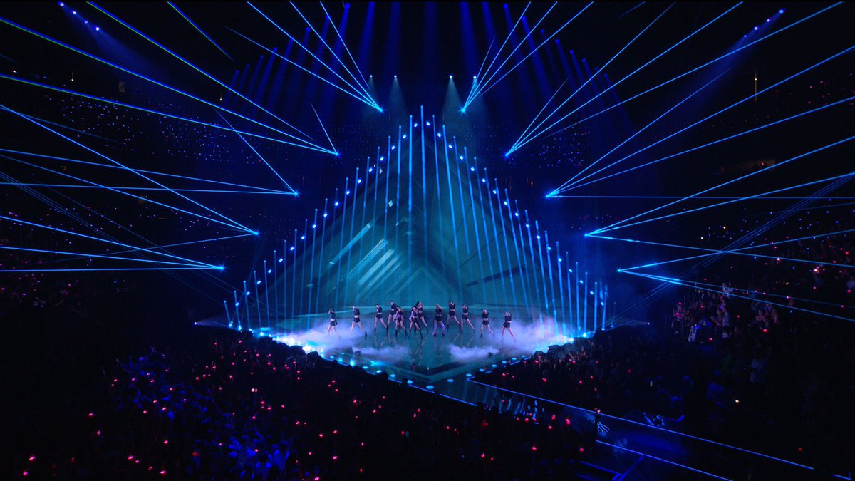 BBU_BLACKPINK's tweet photo. #BLACKPINK    performing “PINK VENOM” at the MTV Video Music Awards 2022 #VMAs  

TASTE THAT VENOM ON VMA
#BLACKPINKInYourVMAs #PINKVENOM  @BLACKPINK https://t.co/npiiaGksEN