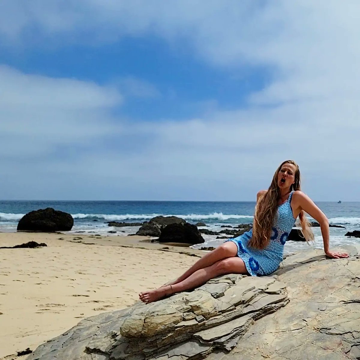 Vocalosopher's tweet photo. A still from my newest #EarthSinging #musicvideo out now on #YouTube!  Check it out here: https://t.co/02V9j5bcpN
🎶🌏🏖️⛰️
#singinginnature #katarzynasadej #environmentalart #whereiexplore #bioartist #performanceart #vocalist #artivism #operasinger #musicinnature #mezzosoprano https://t.co/5qTNZOXTJr
