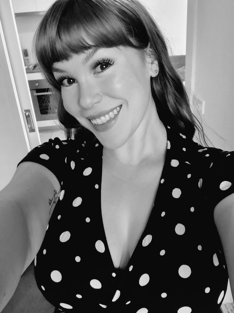 grace_cuddles's tweet photo. Hello my loves! I'm very behind on emails at the moment due to life 😅 But I will be getting back to you as soon as I can. Wishing you a lovely week ahead 🥰❤ https://t.co/vKaNlDJdZZ