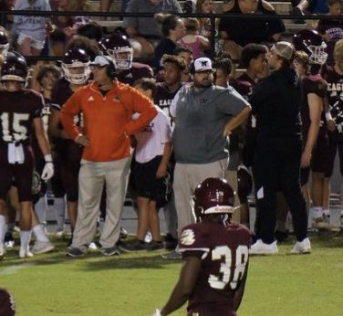 LakeMarthis's tweet photo. .@CoachDWilliams2 lookin like a trillion bucks out there 👀 #BombSquad https://t.co/DfTmyg022p