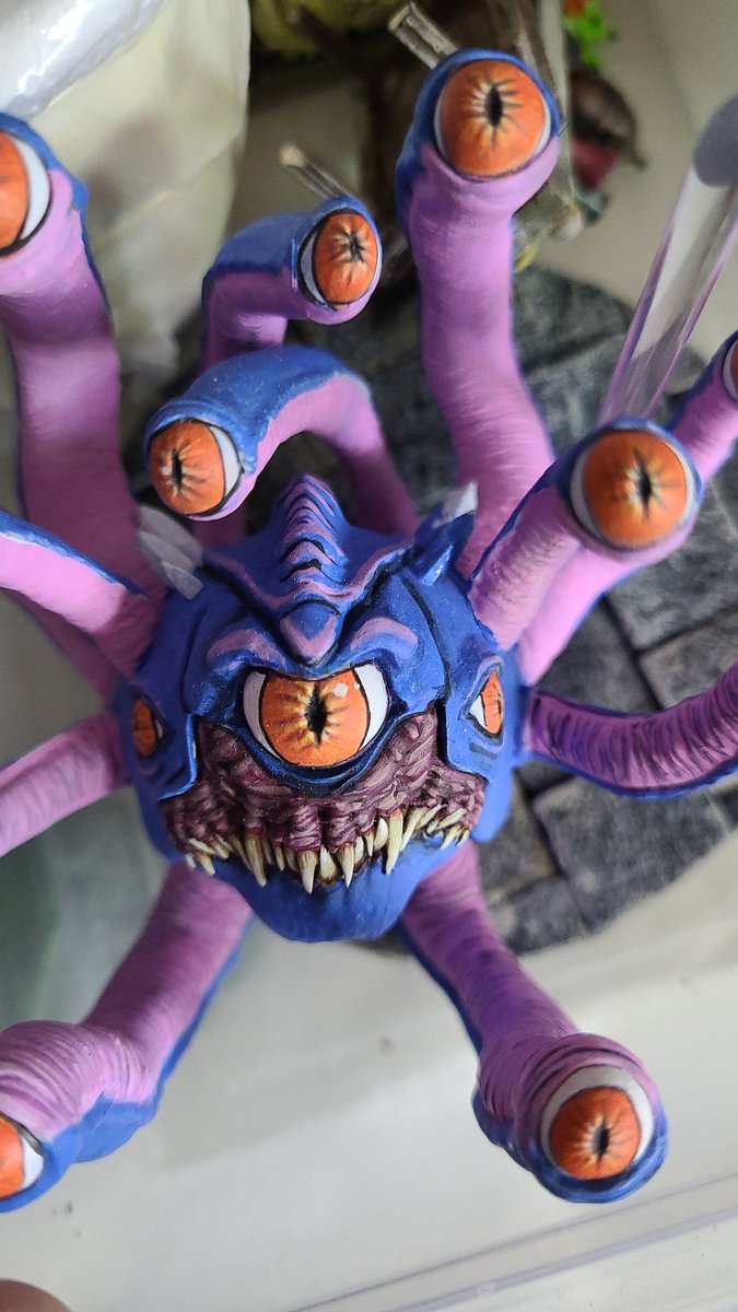 TheBaldGM's tweet photo. @TGalanodel Did not paint much this weekend - besides the mini's for the stream.
But I need to finish my #goblinspiration mini and the beholder. And am trying to finish my bases and statues, so I have more room on my table for shroomtember. https://t.co/XVDZrQbTCf