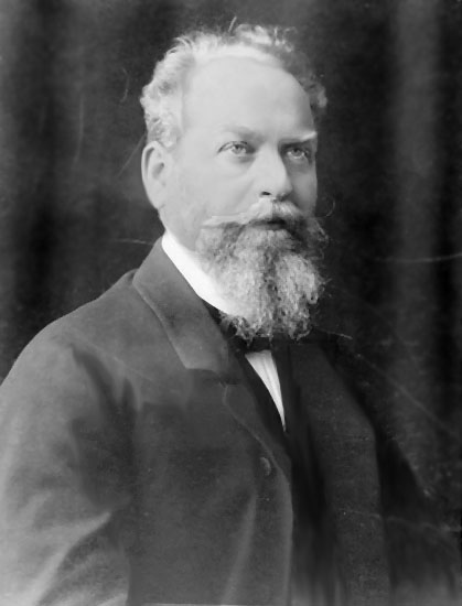 Maciashara's tweet photo. Husserl aspiraba a una “fenomenología pura” o “filosofía fenomenológica”, proponía una renovación de los conceptos de filosofía y de ciencia; en ese sentido fue el motor de futuras e importantes líneas de pensamiento filosófico del siglo XX. @SimIntegrado @jpaguayb #Fenomenología https://t.co/MUiSg6Ze8q