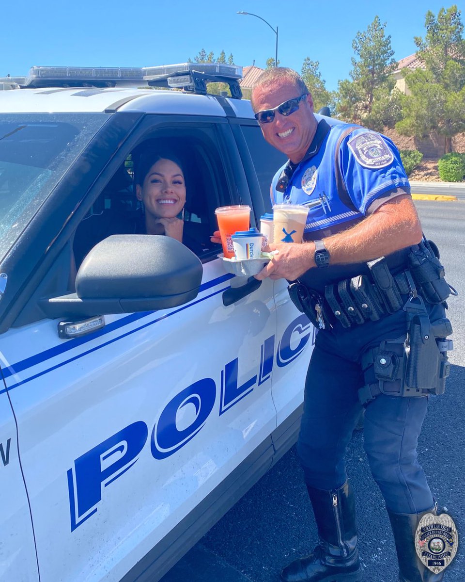 NLVPD's tweet photo. Did someone say โDutch Bros!?โ
Officers definitely love when they are able to get a nice cold cup of @DutchBros on a hot day!
#Police #Coffee #IcedCoffee #RainBro #DutchBros! @CNLV https://t.co/cl0yf2Uyhp