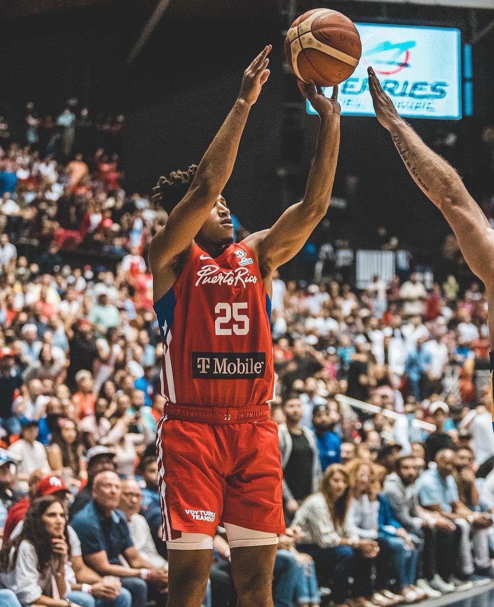 AlfonsoPlummer9's tweet photo. I dreamed, prayed and worked so hard for this opportunity. It finally became true. Every tear, sacrifice, disdain, fall and decision were worth it. Today, I can say that I represent my country with pride 🇵🇷. This is just the beginning of a great basketball career. Let’s get it 🏁 https://t.co/g4rmgxMjuZ