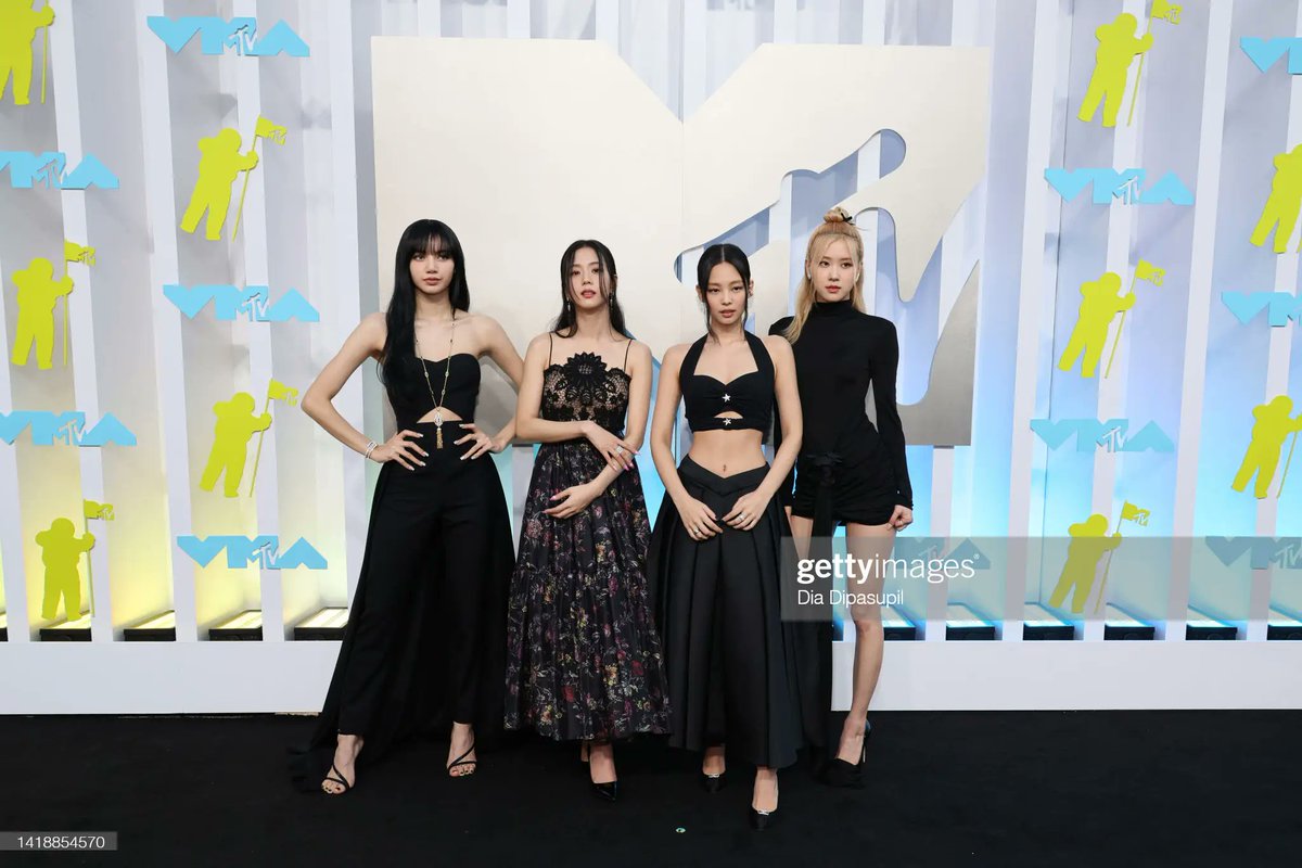 KattleemP's tweet photo. TASTE THAT PINK VENOM ON VMA
#BLACKPINKInYourVMA
@BLACKPINK  #PINKVENOM       
#VMA       @MTV https://t.co/TCbwMQcHJv