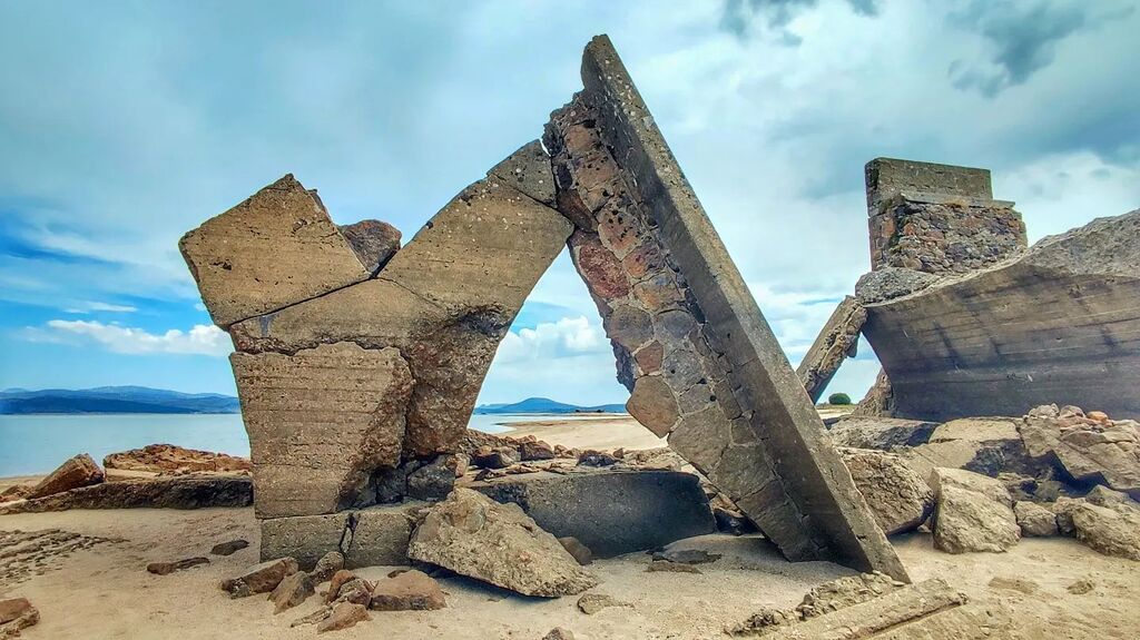 pd_diaz's tweet photo. "Las Arenas del Olvido" 🌬️🪨⏳💦
·
·
#Ruinas del fallido #PuenteNoguerol, y #playas de #Arija, en el #embalsedelEbro. 
·
[📜 #Puente #Noguerol, deuda histórica desde 1952, para unir: #LaVilga en #Arija, Las #Merindades, #Burgos /~/ #LaRiva, #CampoodeYuso… https://t.co/joGteqVkIZ https://t.co/K0Wgu6i1JI