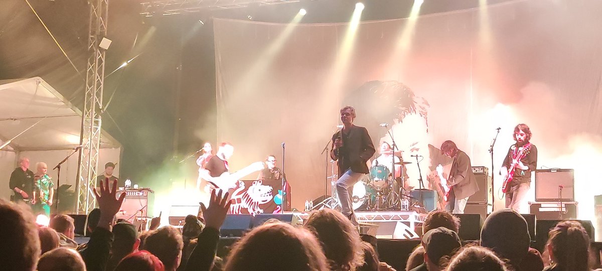 IamGregClark's tweet photo. One of the best nights of my life!

Thank you @IdlewildtheBand 

@ConnectFestSCO #TheRemotePart https://t.co/djIb6vCtL6