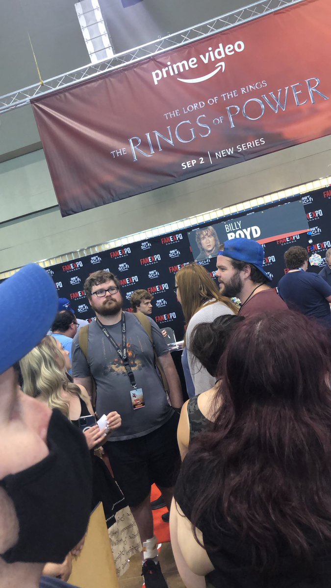 SarahBumstead's tweet photo. @BillyBoydActor totally worth the wait in line to meet your sweet self!  From LOTR to Outlander, from Toronto to Glasgow, I’m so grateful I got to meet you today - until next time ❤️ https://t.co/8pXrAaRjeF