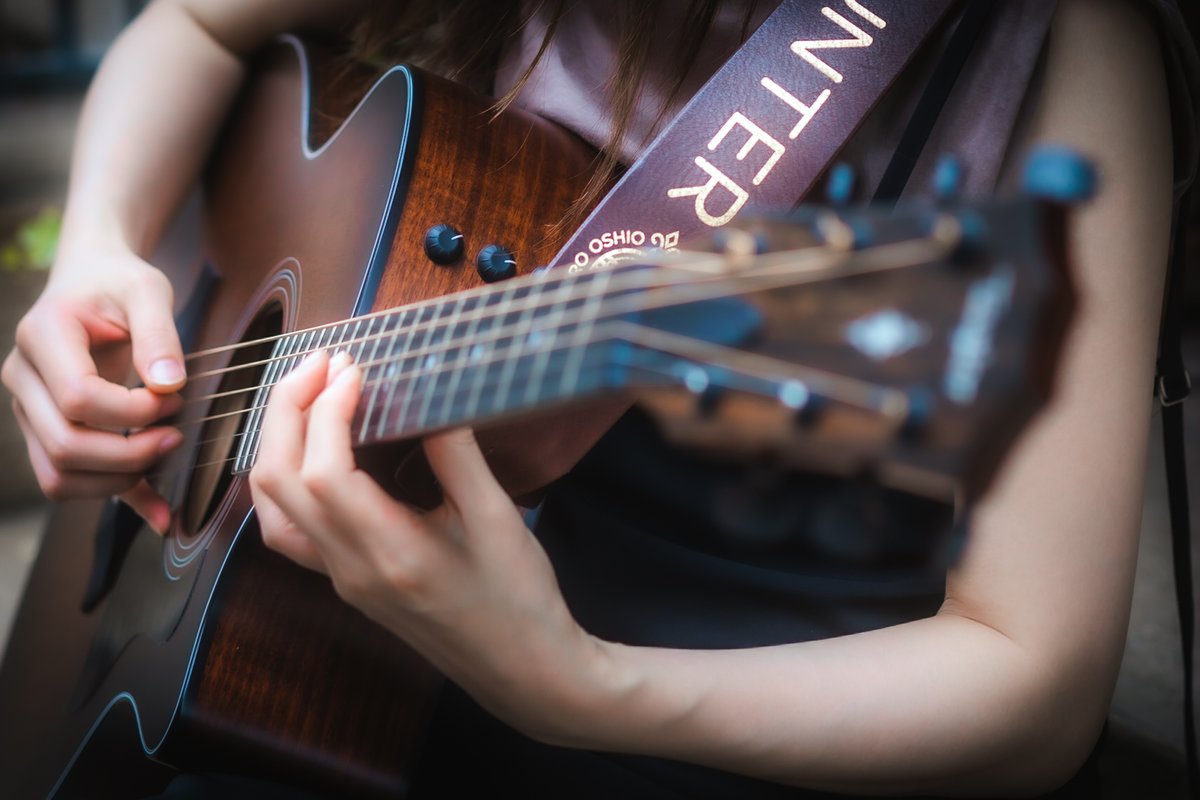 x2_0v's tweet photo. guitar to kiyu san
https://t.co/o5BuvA2uQc https://t.co/qpI7fedwop