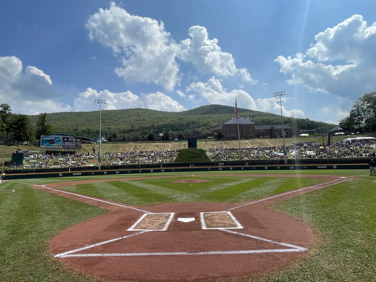LITTLE LEAGUE WORLD SERIES CHAMPIONSHIP Hawaii vs Caribbean. It’s been great…til next year Williamsport! It’s great being a part of such an amazing crew! #DLF #LLWS75