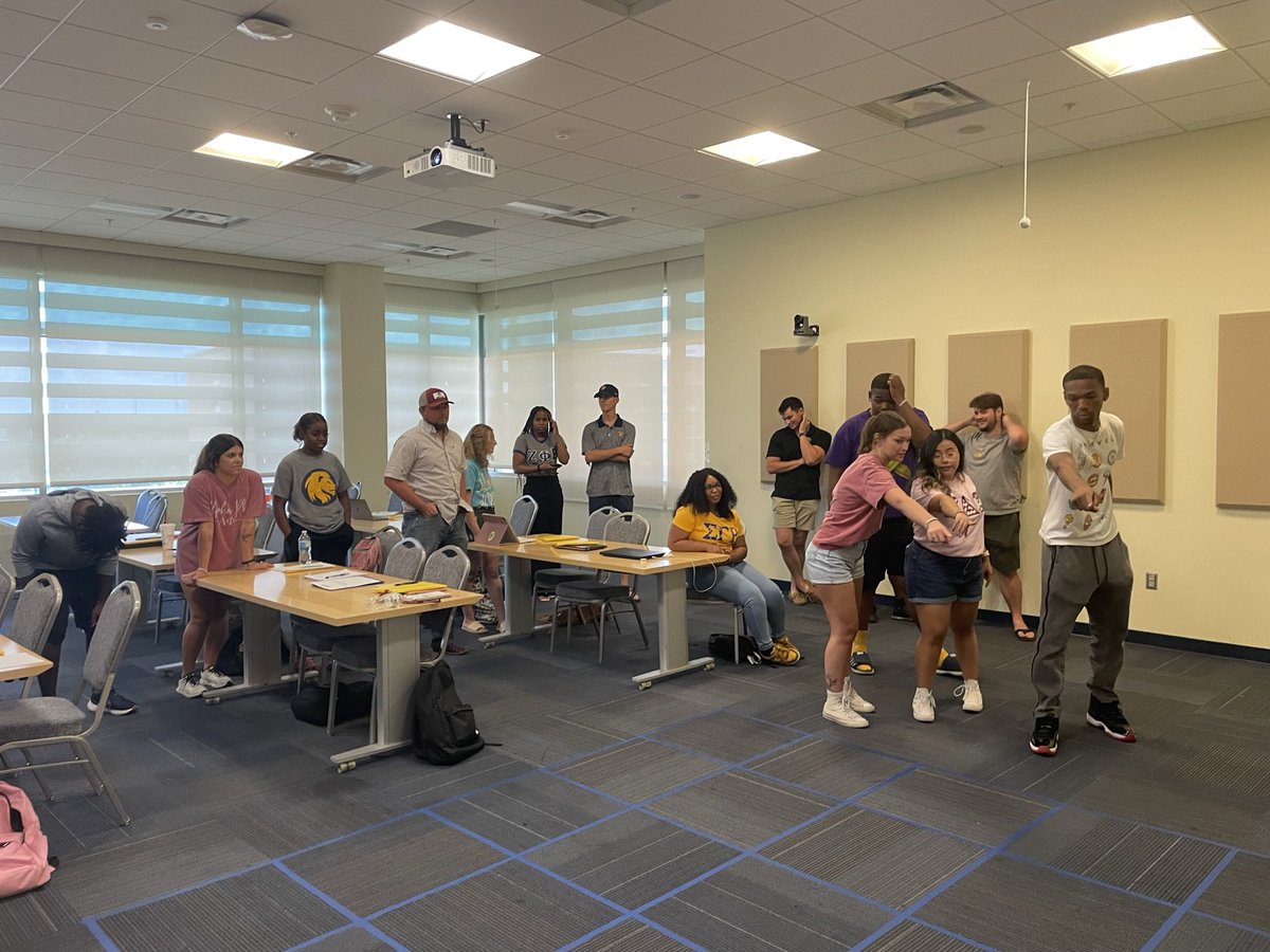 fslattamuc's tweet photo. Your Chapter Presidents worked hard this afternoon at the Chapter Presidents Retreat! Now it’s time for some fun! Meet the greeks starts in T-minus 30 minutes! See you there 💙💛😎 https://t.co/GxVpGuOUYy