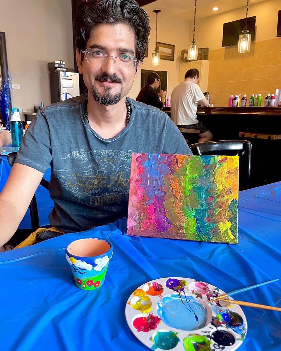 VarsityHouseUF's tweet photo. 🪴DAY 1 of Welcome Week. Let’s just say we discovered that there are some amazingly talented artists at Varsity House 👩‍🎨👨‍🎨 Today’s event was so much fun 🤩 We appreciate and thank everyone who came down to show off their inner Picasso. Head over to our Instagram to see more. https://t.co/i5pS9UPi5L