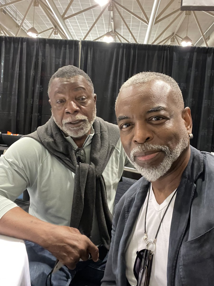 Visiting with the great LeVar Burton. He’s given so many wonderful performances and reminded us of the value of reading. #BePeace