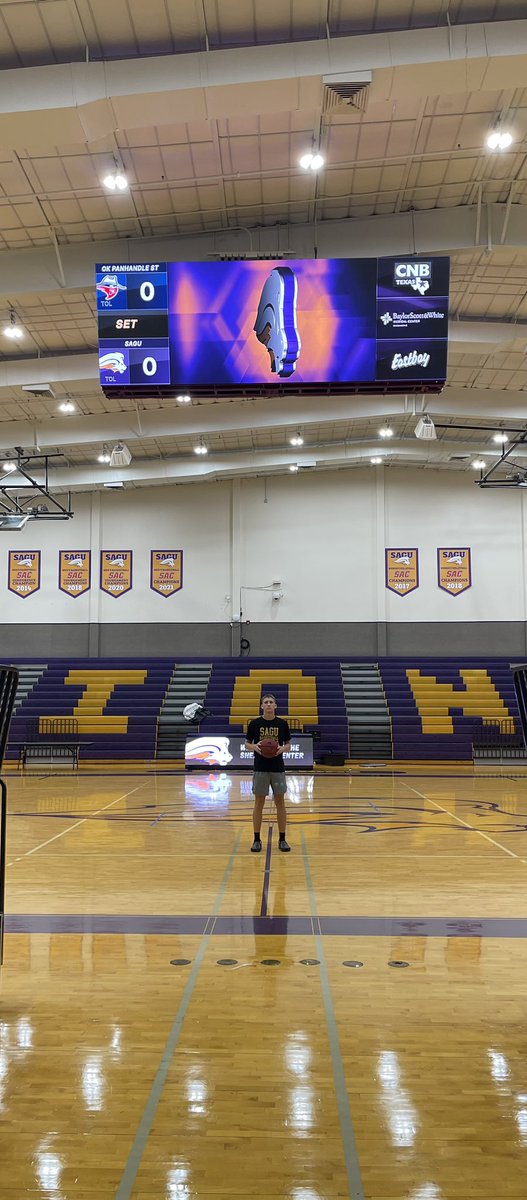 <a href="/AustinJones34_/">Austin “Bones” Jones</a>  setup and ready to begin the next chapter at @SAGU_Basketball 
Be great big guy!