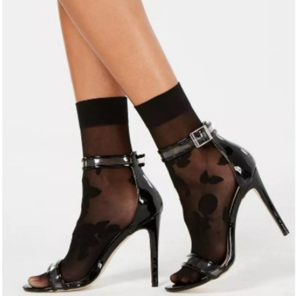 CalidebsDeals's tweet photo. So good I had to share! Check out all the items I'm loving on @Poshmarkapp from @OhKayCloset #poshmark #fashion #style #shopmycloset #globalwin #avaviv #incinternationalconcepts: https://t.co/rrqT4YoUHE https://t.co/bo4i6boZJJ