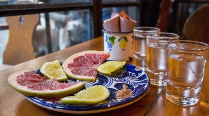 BalamMayas's tweet photo. 🥃El Uber de los #mezcales para fiestas patrias. 🇲🇽 A cuatro años de su fundación, la cooperativa social Mi Mezcalito del Agave se ha convertido en el market place con el mayor número de mezcales ancestrales y artesanales https://t.co/uzwrvMsLIl https://t.co/L4UcYV2dWs