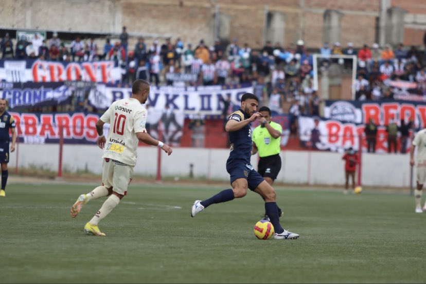 PitazoFinal2023's tweet photo. UTC y Alianza igualaron 1-1 en el Estadio Héroes de San Ramón.
➡️Ambos goles fueron de penales. Por el cuadro local anotó Donald Millán y por el equipo visitante Hernán Barcos.
➡️Alianza Lima se encuentra en la cuarta posición de la Fase 2 y UTC en el decimoquinto lugar. https://t.co/h9iRoJaEBJ