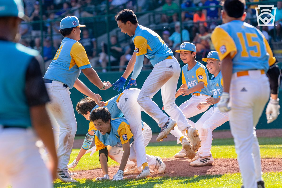 LittleLeague's tweet photo. These magic moments โจ https://t.co/hkxGYcRfAt