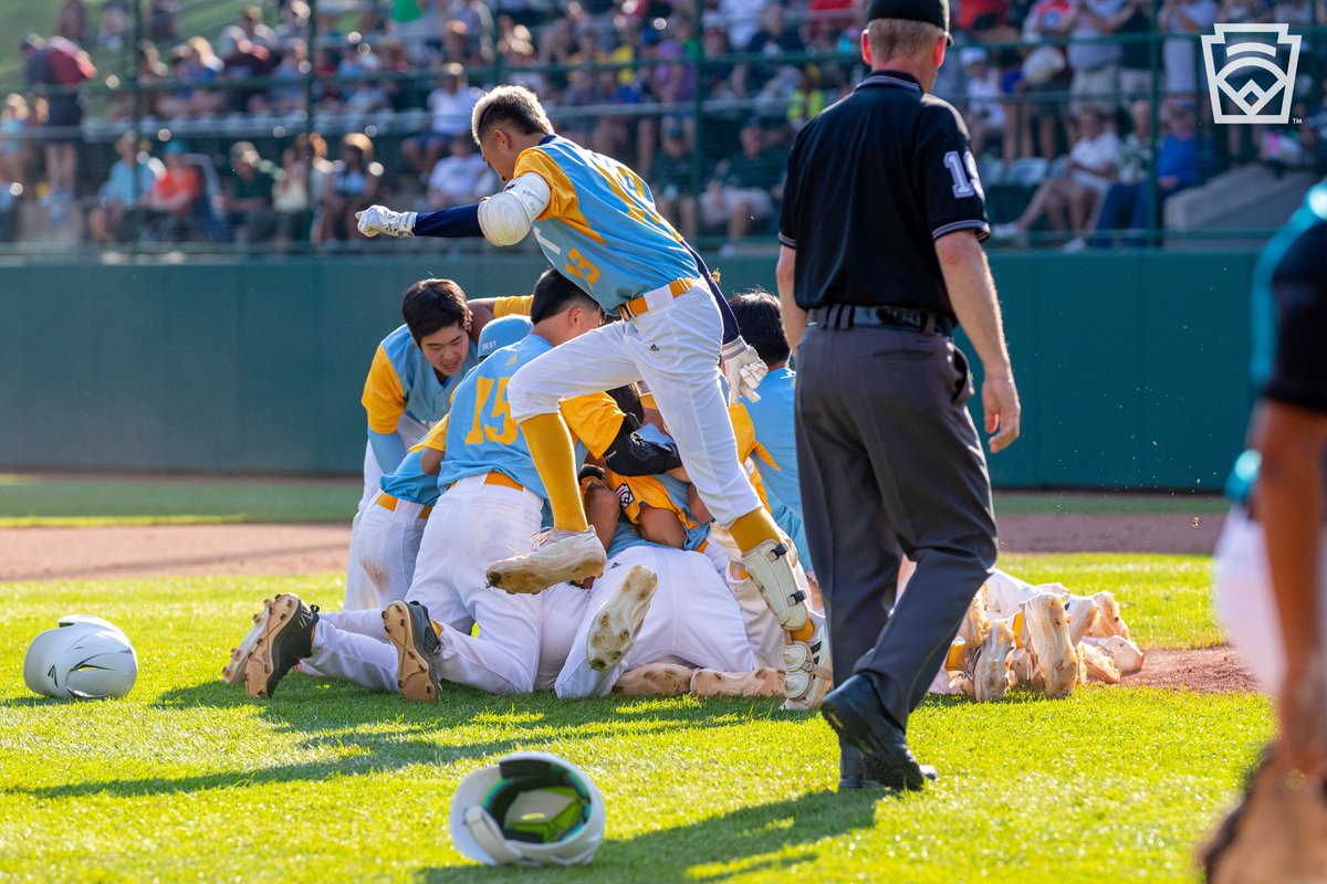 LittleLeague's tweet photo. These magic moments โจ https://t.co/hkxGYcRfAt