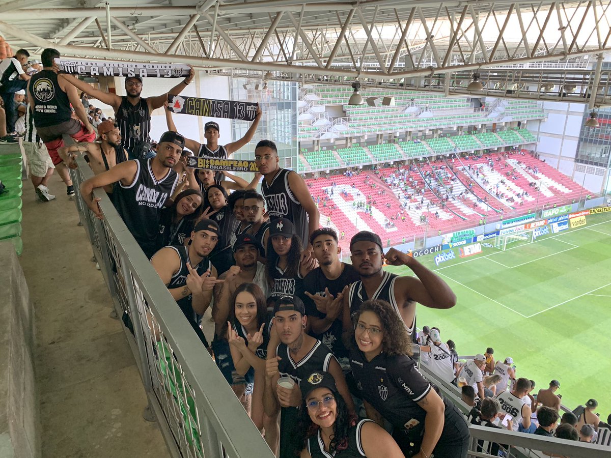 Camisa13doGalo's tweet photo. JOGUEM COMO BEBEMOS 🍺🏟🐔
#camisa13dogalo #atleticomineiro #queremosraça #joguemcomobebemos https://t.co/gYf5csRQns