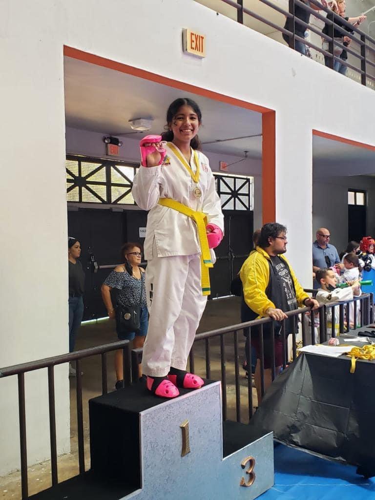 josememoglez's tweet photo. ¡Buenas Tardes!
Domingo exquisito con la que me llena el Alma mi amada hija Viviana, en sus competencias de Taekwondo en #Humacao vivo ORGULLOSO de ti hija Te Amo. Adelante aquí siempre estaré. #LaNenaDePapi #DueñaDeMiCorazon https://t.co/iQfeRpYDvS