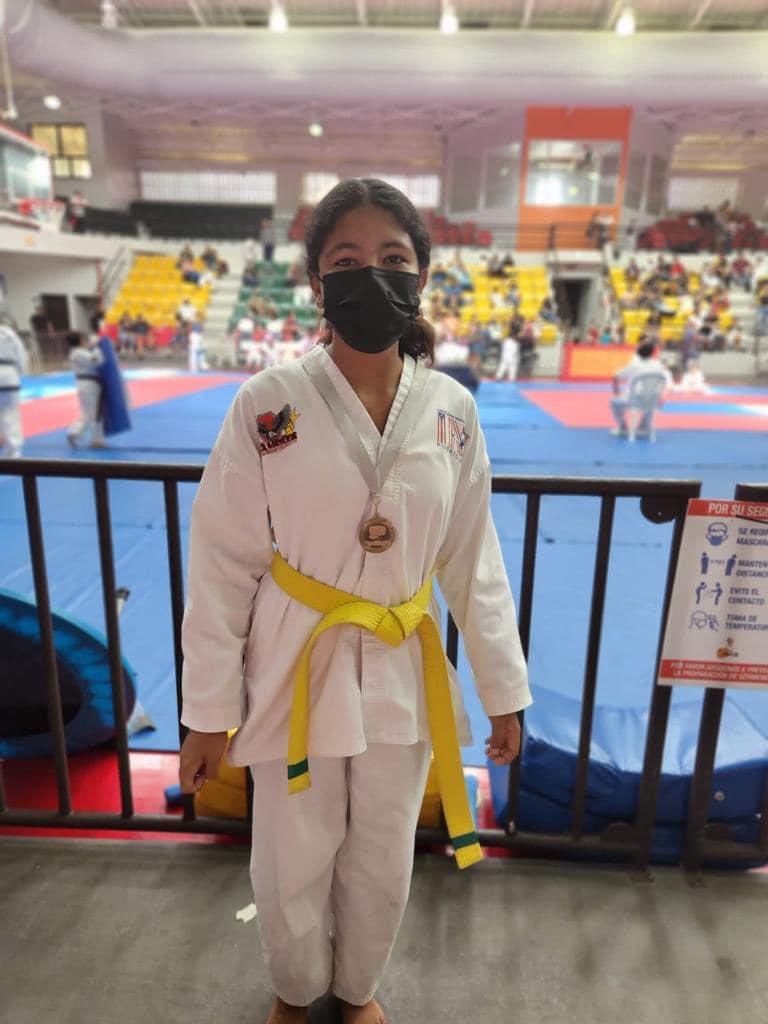 josememoglez's tweet photo. ¡Buenas Tardes!
Domingo exquisito con la que me llena el Alma mi amada hija Viviana, en sus competencias de Taekwondo en #Humacao vivo ORGULLOSO de ti hija Te Amo. Adelante aquí siempre estaré. #LaNenaDePapi #DueñaDeMiCorazon https://t.co/iQfeRpYDvS