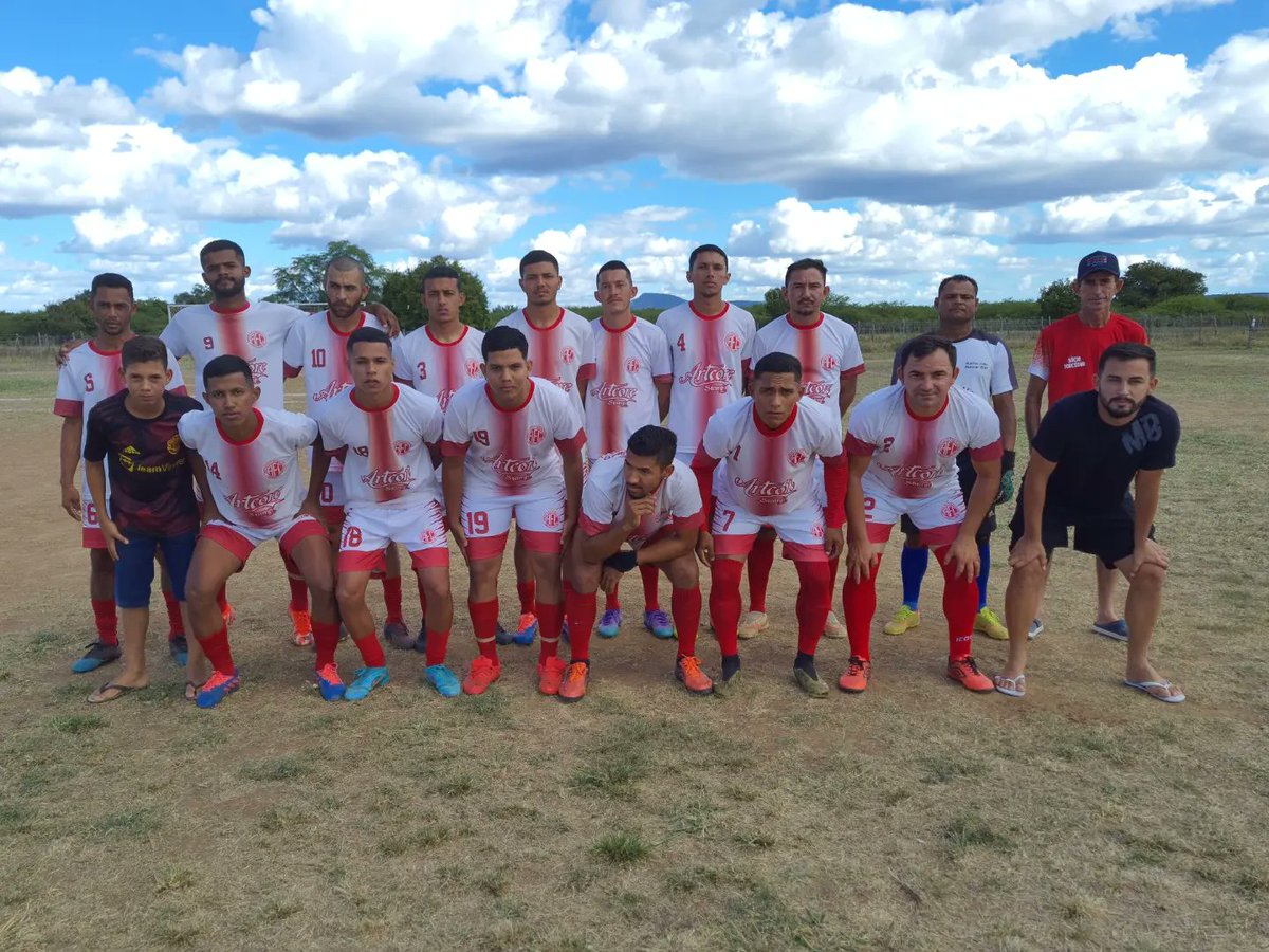 DaCanafistula's tweet image. Hoje recebemos a boa equipe do Internacional do Barro Alto.

Resultados:
3° Quadro.
América 1 x 0 Internacional
⚽ Gilvan

2° Quadro.
América 1 x 0 Internacional
⚽ João
 
1° Quadro.
América 0 x 1 Internacional

📸 Agência América 

#AMÉxINT
#VamosAmérica