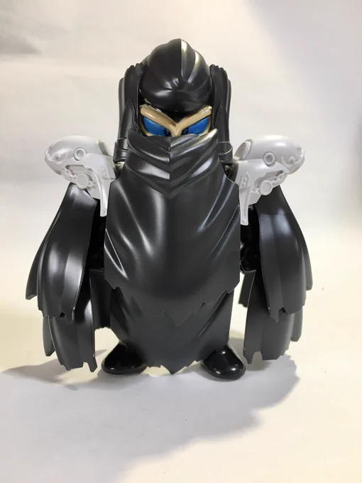 メフィラス大魔王にレイフガンダムのマントパーツを貼り付けてみました(1部2キット使用) 