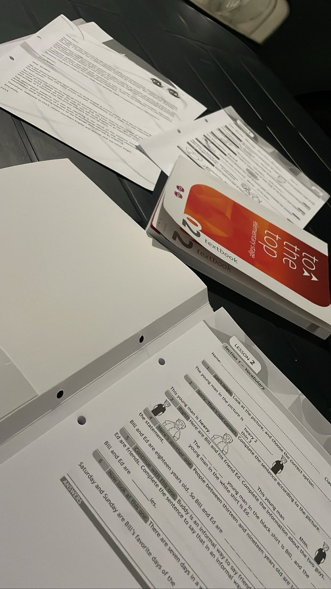 maheatlantic's tweet photo. Oi #studytwt ! Tô fazendo 300 lições pro curso de inglês agora 🫠 https://t.co/3a1HgnVq9I